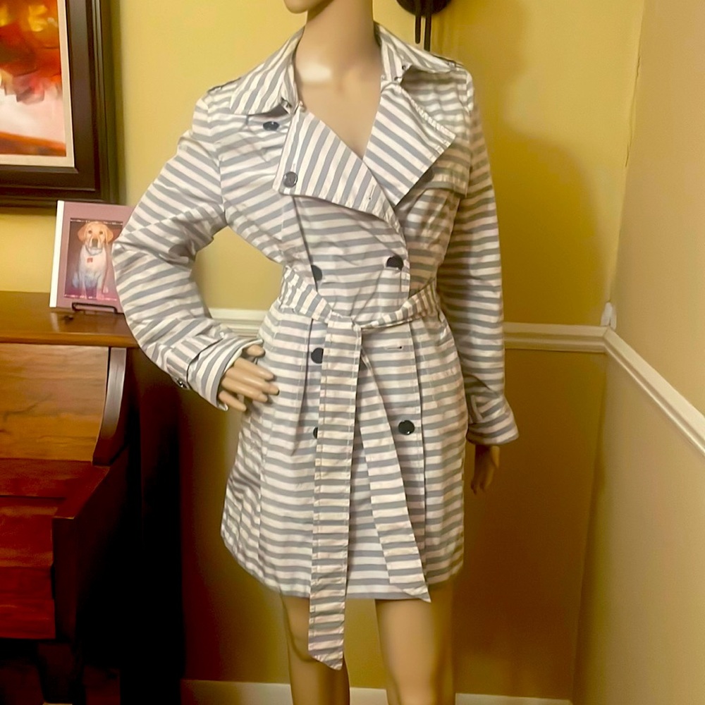 Ladies Banana Republic spring coat